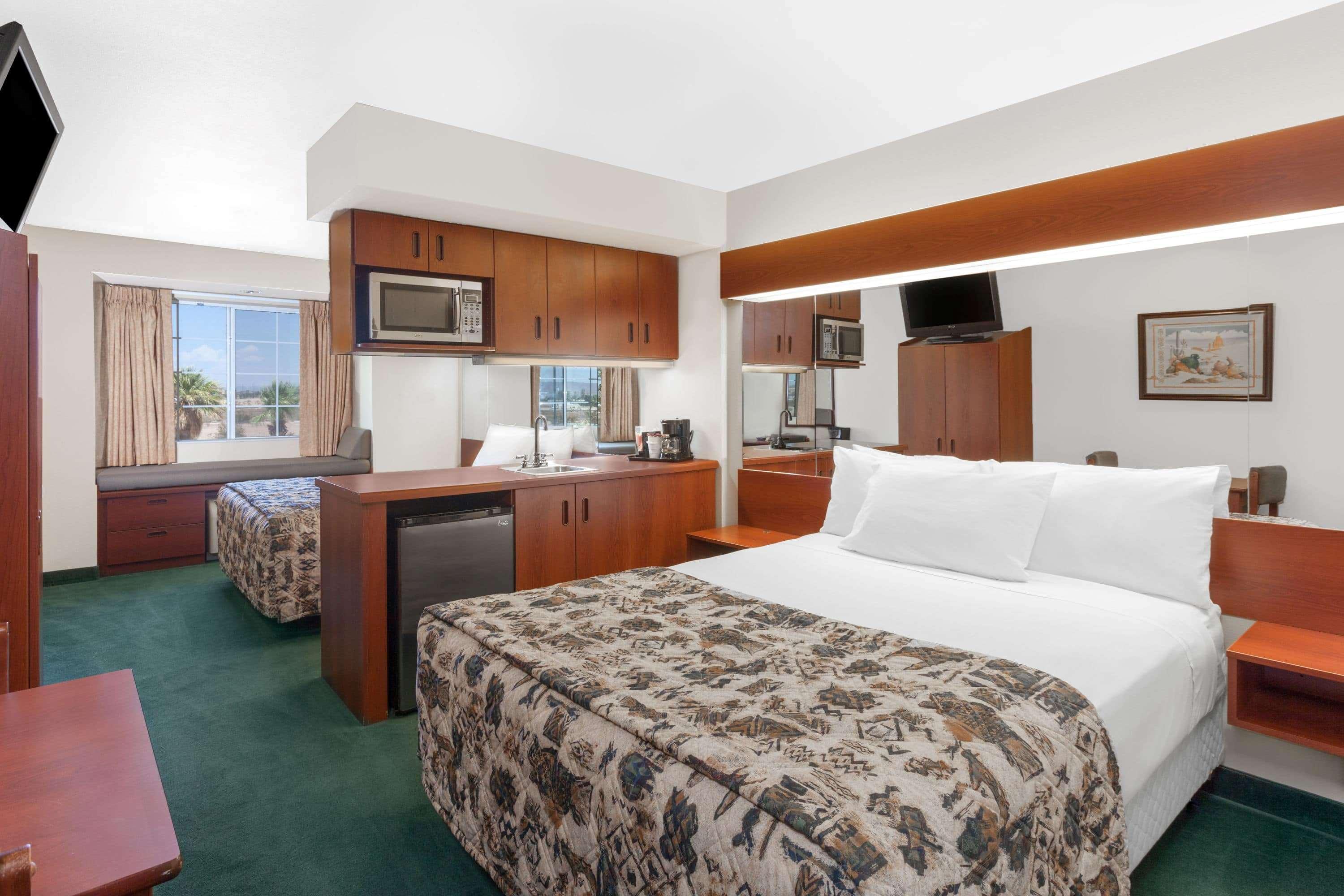 Microtel Inn & Suites By Wyndham Веллтон Экстерьер фото